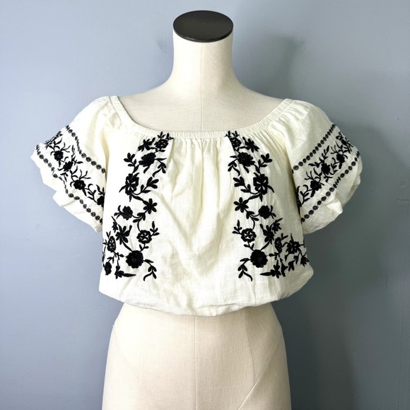 American Eagle Outfitters Tops - American Eagle Embroidered Puff Sleeve Cropped Off the Shoulder Top Women's XS